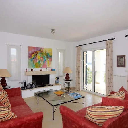 Villa In Finikounta Near Sandy Beach ヴィラ
