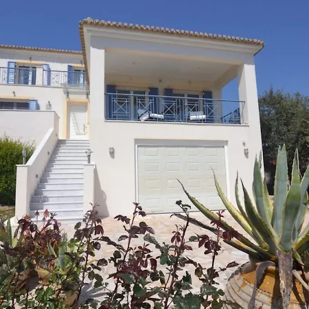 ヴィラ Villa In Finikounta Near Sandy Beach フィニクーダ