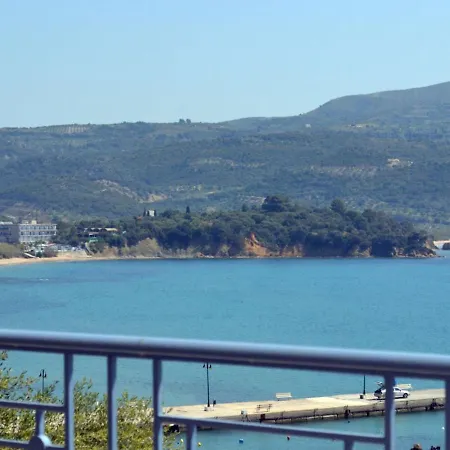 Villa In Finikounta Near Sandy Beach ヴィラ
